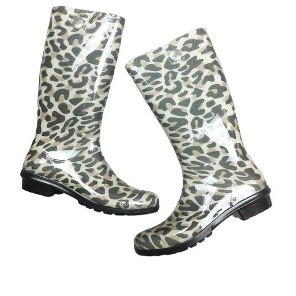 UGG Tall Cheetah Print Rainboots Size 7 — MUST HAVE CLOSET STAPLE!!! - Picture 1 of 9